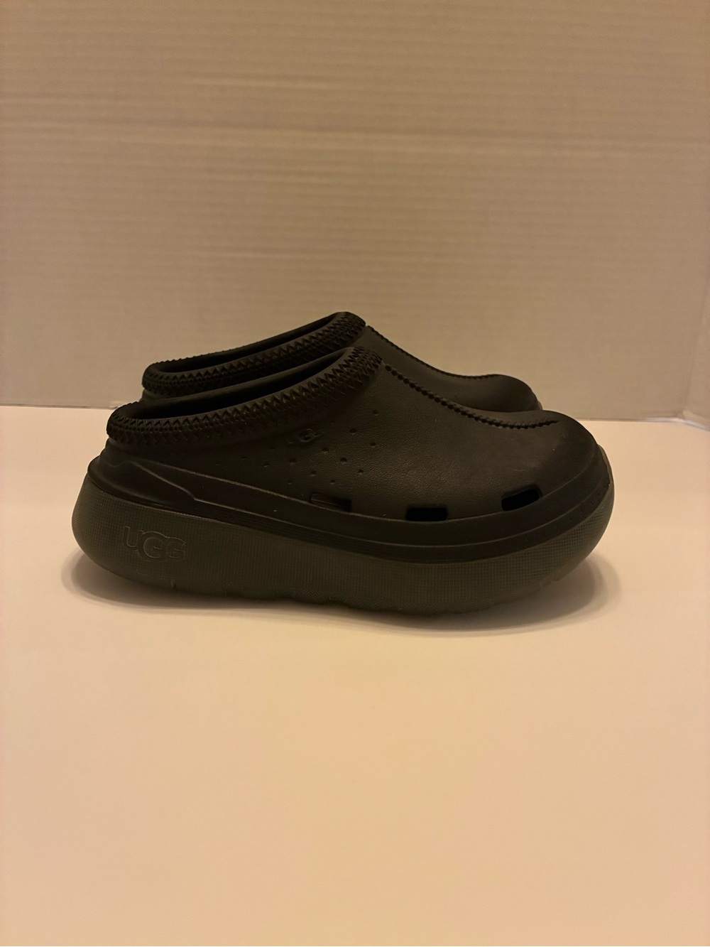 UGG Tasman Sport Black Clogs Toddler Kids Size 11T Slip On Shoes